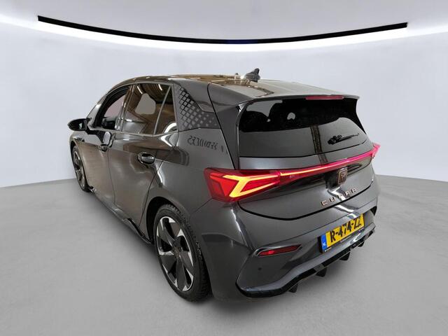 Cupra Born Essential 62 kWh / PARK. SENSOREN/ GETINT GLAS/ NAVI/ CLIMA/ 19" LMV