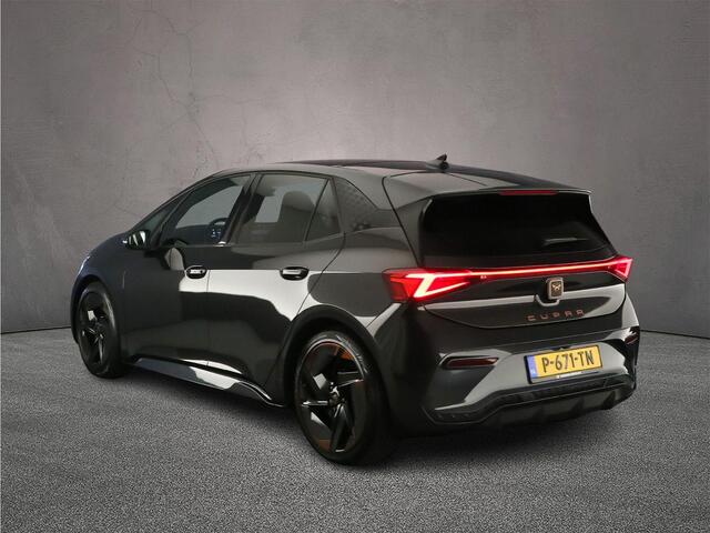 Cupra Born Copper Edition One 204pk Automaat Panoramadak, Head up display, Adaptive cruise control, 360 camera, Achteruitrijcamera, LED koplampen, Navigatie