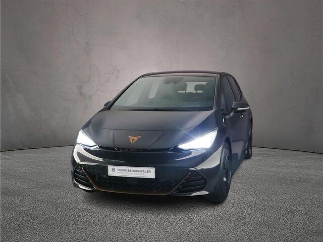 Cupra Born Copper Edition One 204pk Automaat Panoramadak, Head up display, Adaptive cruise control, 360 camera, Achteruitrijcamera, LED koplampen, Navigatie