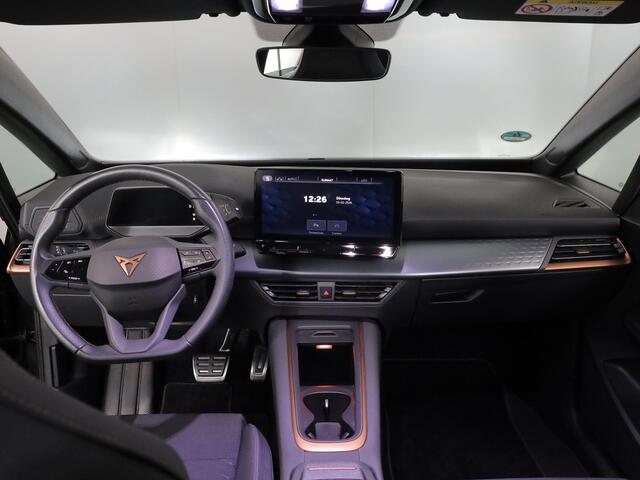 Cupra Born Adrenaline One 62 kWh 204 pk | Navigatie | Parkeersensoren | Achteruitrijcamera | Adaptieve cruise control | Stoelverwarming |