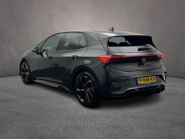 Cupra Born Adrenaline One 204pk Automaat Adaptive cruise control, Navigatie, Achteruitrijcamera, LED koplampen, Stuurwiel verwarmd, Parkeersensoren, App connect