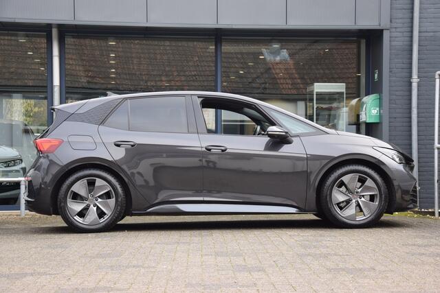 Cupra Born Business 62 kWh | Org. NL | BOVAG Garantie | Cruise control adaptief met stop&go en stuurhulp | Rondzicht camera | Apple Carplay/Android Auto | Stuurwielverwarming |