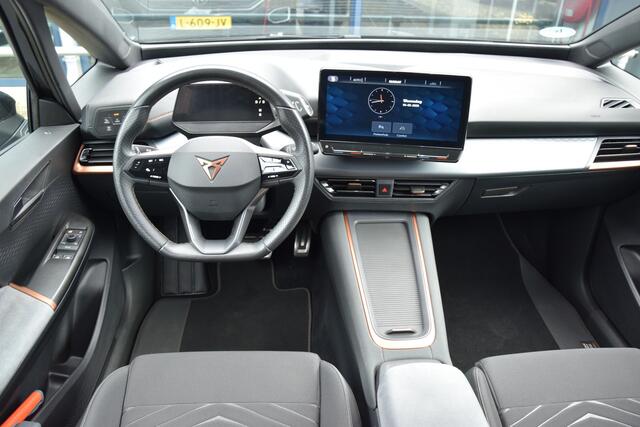 Cupra Born Business 62 kWh | Org. NL | BOVAG Garantie | Cruise control adaptief met stop&go en stuurhulp | Rondzicht camera | Apple Carplay/Android Auto | Stuurwielverwarming |
