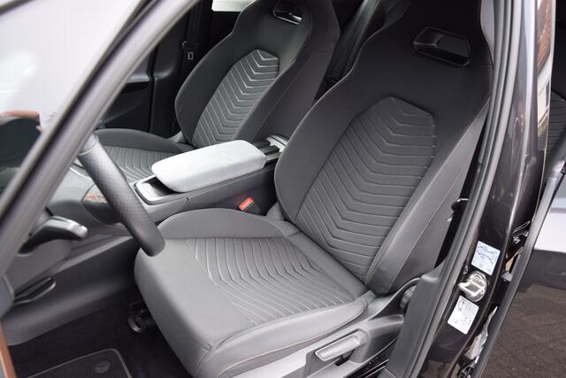 Cupra Born Business 62 kWh | Org. NL | BOVAG Garantie | Cruise control adaptief met stop&go en stuurhulp | Rondzicht camera | Apple Carplay/Android Auto | Stuurwielverwarming |