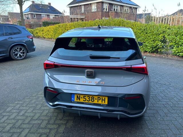 Cupra Born Business One 62 kWh ACC 19 inch.