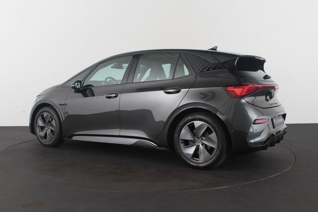 Cupra Born Business Plus 62 kWh > 360°camera/Stoel en stuur verwarming/Quasar Gray/Keyless... | 3742 |