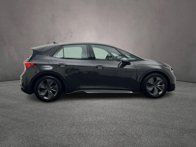 Cupra Born Business One 204pk Automaat Adaptive cruise control, Stuurwiel verwarmd, Achteruitrijcamera, Stoelverwarming, Navigatie, App connect, Parkeersensoren