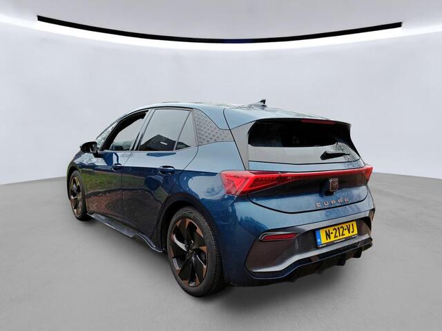 Cupra Born Adrenaline One 62 kWh | Stuurverwarming | Stoelverwarming | Camera | Adaptive Cruise Control | Navigatie | Keyless | Parkeersensoren | LED | Apple Carplay | NAP |