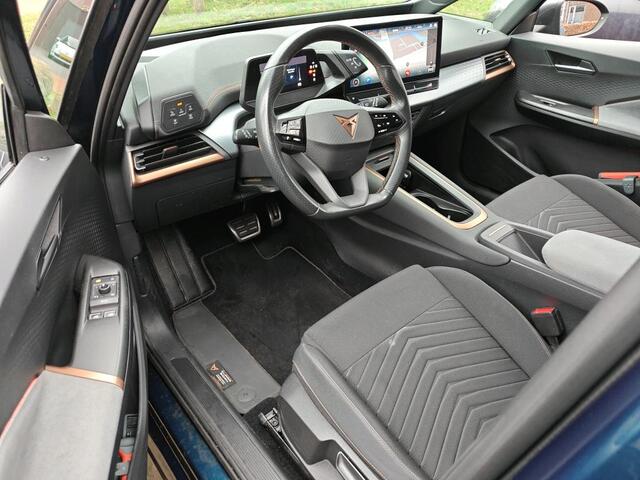 Cupra Born Adrenaline One 62 kWh | Stuurverwarming | Stoelverwarming | Camera | Adaptive Cruise Control | Navigatie | Keyless | Parkeersensoren | LED | Apple Carplay | NAP |