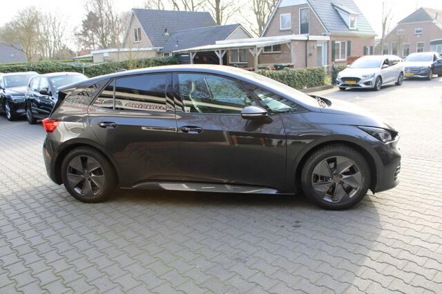 Cupra Born ESSENTIAL 62 KWH 204PK - Carplay Led