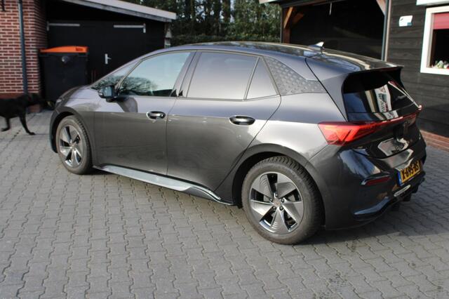 Cupra Born ESSENTIAL 62 KWH 204PK - Carplay Led