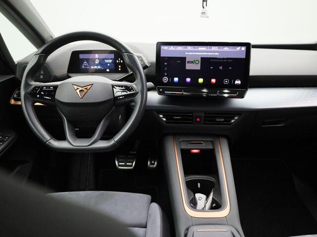 Cupra Born Performance One 62 kWh | Climate Control / ECC | Licht metalen velgen 19 inch | Cruise control Standaard | Navigatie | Elektrisch verst. stoelen | Stoelverwarming | LED koplampen | Park Distance Control voor en achter | Achteruitrijcamera |