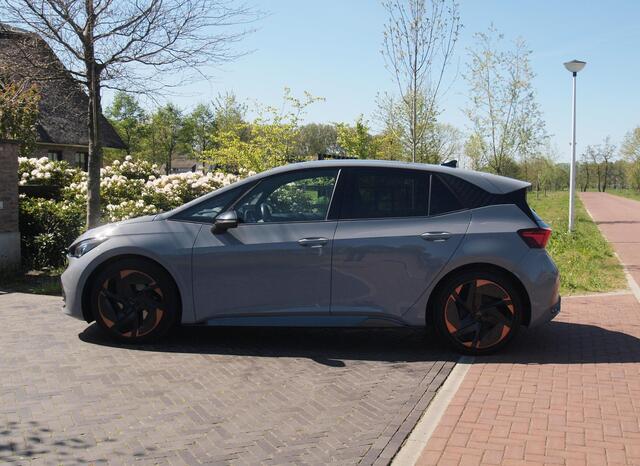 Cupra Born Performance One 62 kWh | Panoramadak | 360 Camera | Head-Up Display | Apple Carplay |