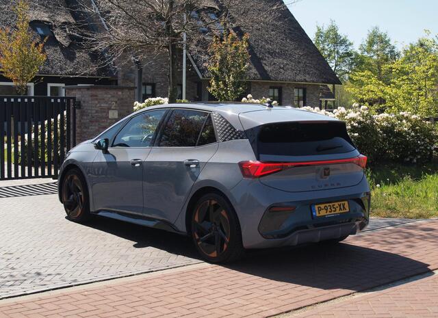 Cupra Born Performance One 62 kWh | Panoramadak | 360 Camera | Head-Up Display | Apple Carplay |