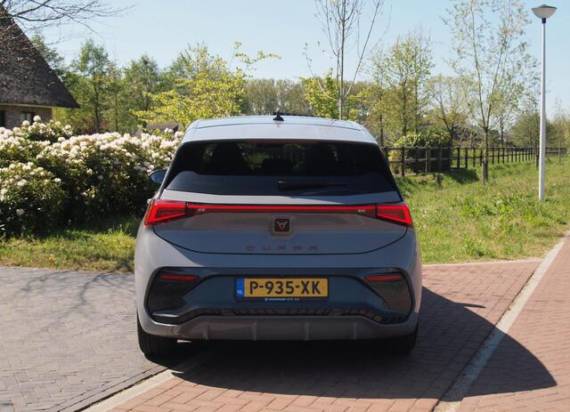 Cupra Born Performance One 62 kWh | Panoramadak | 360 Camera | Head-Up Display | Apple Carplay |