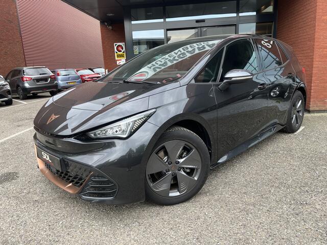 Cupra Born Business Plus 62 kWh // ADAPT. CRUISE // FULL LED // CAMERA+SENSOREN // SFEERVERLICHTING // NAVI+CARPLAY //