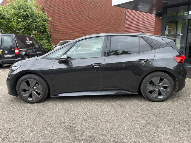Cupra Born Business Plus 62 kWh // ADAPT. CRUISE // FULL LED // CAMERA+SENSOREN // SFEERVERLICHTING // NAVI+CARPLAY //