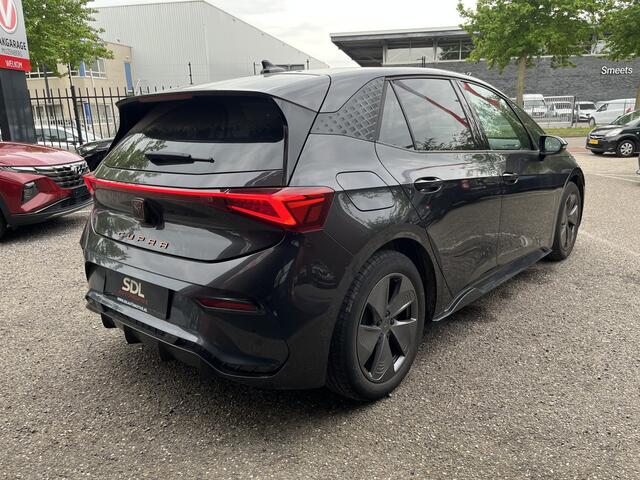 Cupra Born Business Plus 62 kWh // ADAPT. CRUISE // FULL LED // CAMERA+SENSOREN // SFEERVERLICHTING // NAVI+CARPLAY //