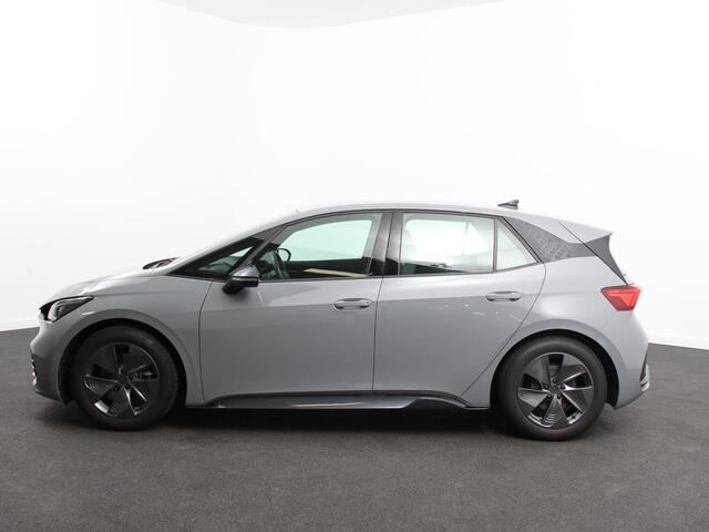 Cupra Born Business Plus 62 kWh Climate control Adaptieve cruise control LED Lichtmetalen velgen Navigatie Apple Carplay/ Android Auto Camera Parkeersensoren Sfeerverlichting