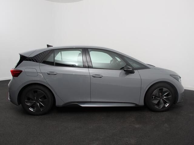 Cupra Born Business Plus 62 kWh Climate control Adaptieve cruise control LED Lichtmetalen velgen Navigatie Apple Carplay/ Android Auto Camera Parkeersensoren Sfeerverlichting