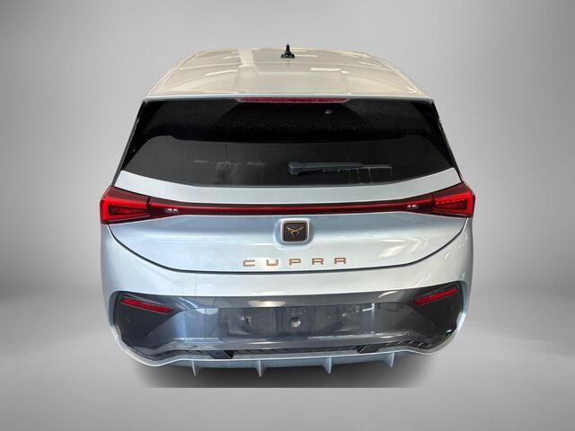 Cupra Born Business 230pk 82 kWh · SOH 95% · Camera · Apple/Android Car Play · Navigatie · Dodehoek Detectie · 19'' Inch ·