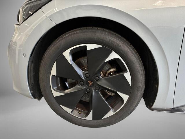 Cupra Born Business 230pk 82 kWh · SOH 95% · Camera · Apple/Android Car Play · Navigatie · Dodehoek Detectie · 19'' Inch ·