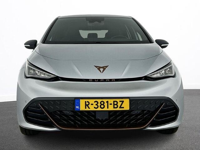 Cupra Born Business 62 kWh Navigatie Apple Carplay/Android Auto Camera Parkeersensoren Adaptieve Cruise Control Stoel- en stuurverwarming Virtual Cockpit Climate Control Lichtmetalen velgen