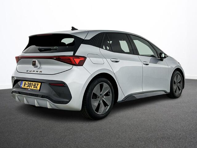 Cupra Born Business 62 kWh Navigatie Apple Carplay/Android Auto Camera Parkeersensoren Adaptieve Cruise Control Stoel- en stuurverwarming Virtual Cockpit Climate Control Lichtmetalen velgen