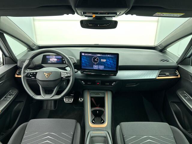Cupra Born Business 62 kWh Navigatie Apple Carplay/Android Auto Camera Parkeersensoren Adaptieve Cruise Control Stoel- en stuurverwarming Virtual Cockpit Climate Control Lichtmetalen velgen
