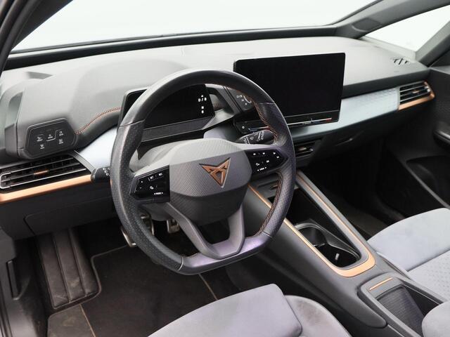 Cupra Born Performance One 62 kWh 204 Pk | Stoelverwarming | Adaptive Cruise | Camera | Climatronic | Navigatie | CarPlay | 19 Inch 79.554 Km !!