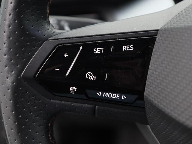 Cupra Born Performance One 62 kWh 204 Pk | Stoelverwarming | Adaptive Cruise | Camera | Climatronic | Navigatie | CarPlay | 19 Inch 79.554 Km !!