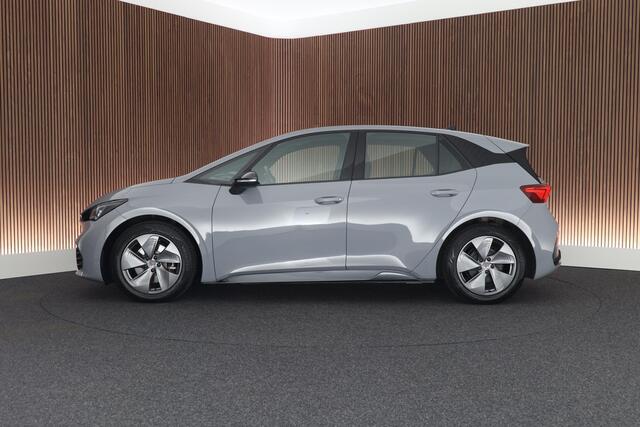 Cupra Born Essential 204pk 62 kWh Carplay Parkeersensoren
