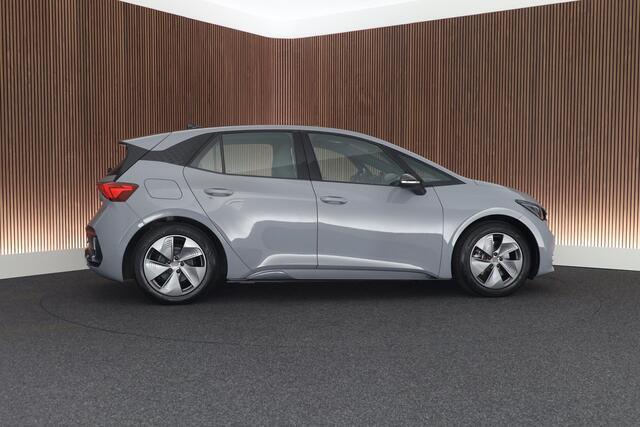 Cupra Born Essential 204pk 62 kWh Carplay Parkeersensoren