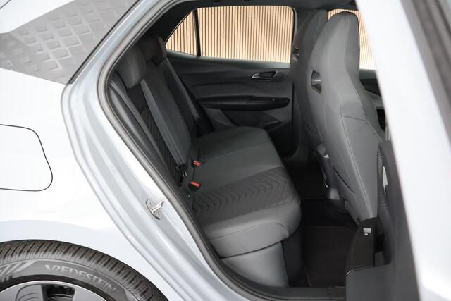 Cupra Born Essential 204pk 62 kWh Carplay Parkeersensoren