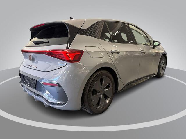 Cupra Born Impulse 62 kWh 204pk · Camera · Keyless · Apple/Android Car Play · ACC · Stuurwielverwarming · Sportstoelen · 18"Velgen ·