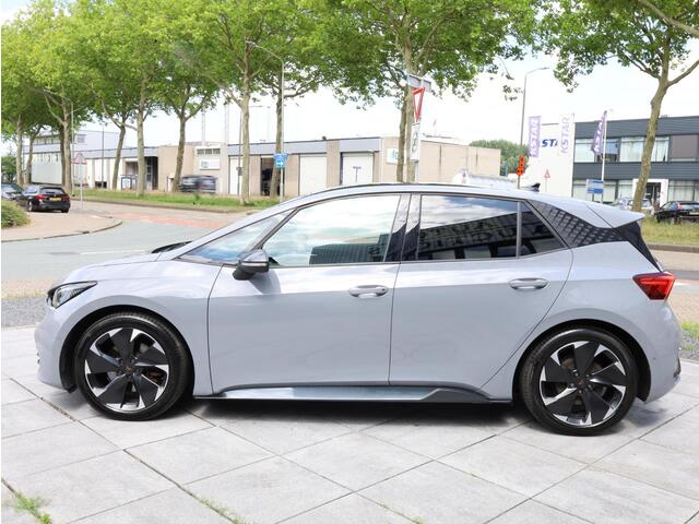 Cupra Born 62 kWh 150KW | Warmtepomp | Panodak | Head-up | Keyless | Camera | Adapt Cruise | Stoel&Stuurverwarming | Elek Stoelen | 19"Inch |