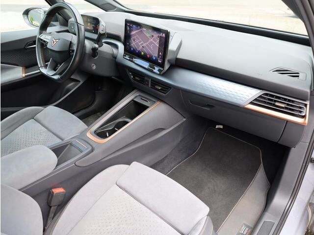 Cupra Born 62 kWh 150KW | Warmtepomp | Panodak | Head-up | Keyless | Camera | Adapt Cruise | Stoel&Stuurverwarming | Elek Stoelen | 19"Inch |