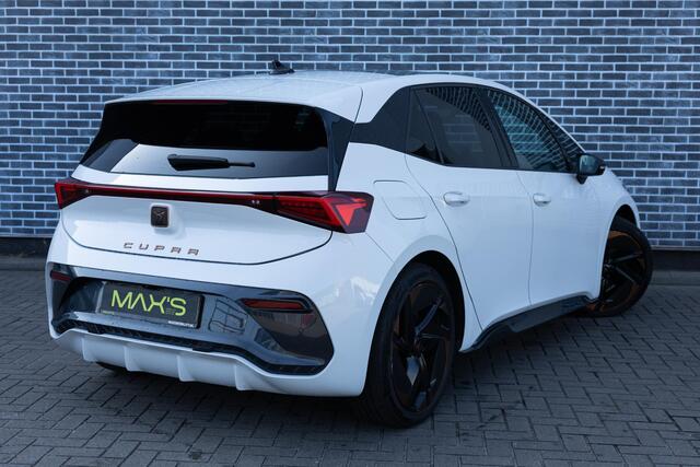 Cupra Born Copper Edition One 62 kWh | Panoramadak | 360 Graden Camera | Parkeersensoren | Head-up Display | Sportstoelen | Keyless Entry | Alcantara Bekleding | Elektrisch Verstelbare Voorstoelen | Navigatie | Apple Carplay | Android Auto