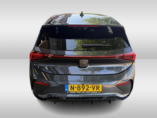 Cupra Born Adrenaline One 62 kWh | stoelverwarming | stuurverwarming | applecarplay/android auto | 19 inch velgen |