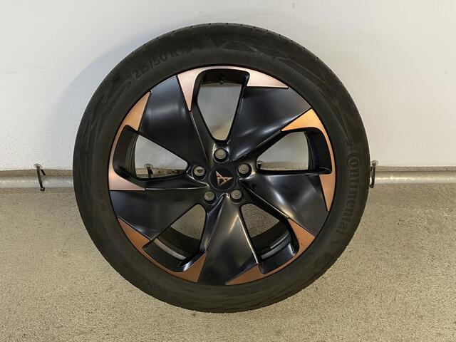 Cupra Born Performance 82 kWh 230 pk | Navigatie | Parkeersensoren | Achteruitrijcamera | Elektr. voorstoelen | Stoel/stuur verwarming |