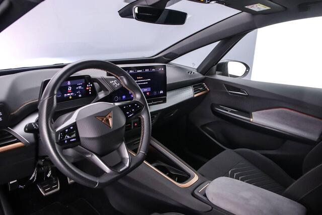 Cupra Born Edition 204pk Automaat Adaptive cruise control, Navigatie, Stoelverwarming, Achteruitrijcamera, Parkeersensoren, LED koplampen, App connect, DAB, Radio