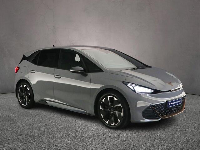 Cupra Born Edition 204pk Automaat Adaptive cruise control, Navigatie, Stoelverwarming, Achteruitrijcamera, Parkeersensoren, LED koplampen, App connect, DAB, Radio
