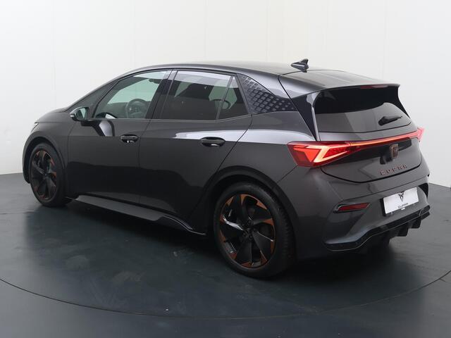 Cupra Born Adrenaline One 62 kWh | 204 PK | SoH 89% | Warmtepomp | Adaptive Cruise Control | Achteruitrijcamera | Climate control | LED verlichting | Keyless Entry | Navigatiesysteem | Sfeerverlichting | Stuur- & Stoelverwarming | Apple Carplay / Android Auto |