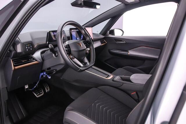 Cupra Born Business 84kWh 230pk Automaat Warmtepomp, Head up display, Adaptive cruise control, 360 camera, Achteruitrijcamera, Navigatie, Stoelverwarming