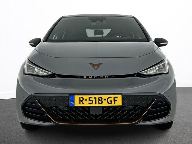 Cupra Born Business 62 kWh Automaat Navigatie Apple Carplay/ Android Auto Camera Parkeersensoren Adaptive Cruise Control Stoel- en stuurverwarming Full Led Climate Control Lichtmetalen velgen
