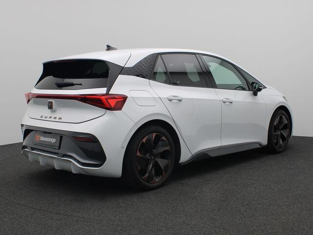 Cupra Born Adrenaline 62 kWh 204PK Aut. Warmtepomp, Achteruitrijcamera, Keyless, Stoel-Stuurverwarming, Navi, 19" LM velgen