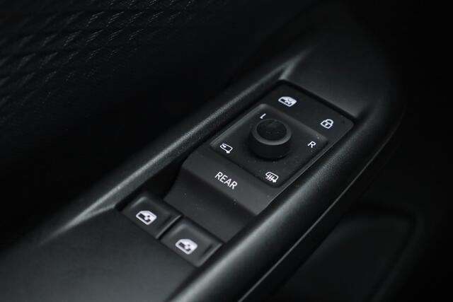Cupra Born 62 kWh | Rijklaar! | Apple CarPlay | Stoel- Stuurverw. | PDC V+A | All Season | 19'' |