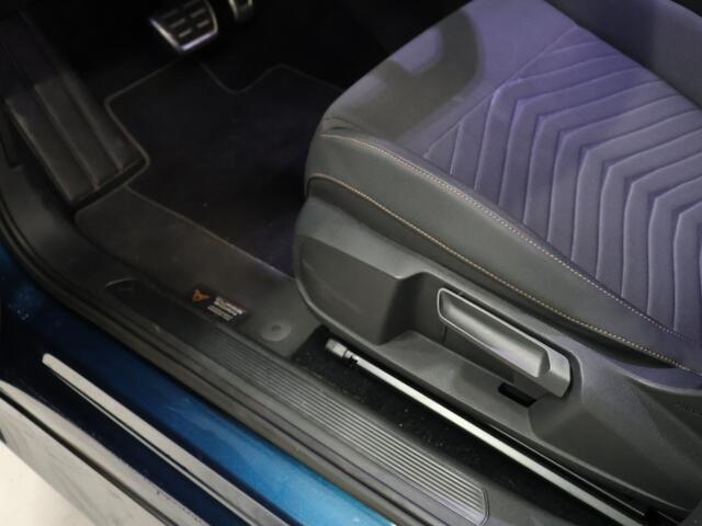 Cupra Born Essential 62 kWh [APPLE CARPLAY, ANDROID, STUURVERWARMING, PARKEERASSISTENT, PARKEERSENSOREN V+A, SPEEDLIMITER, CLIMATE CONTROL, NAVIGATIE, NIEUWSTAAT]