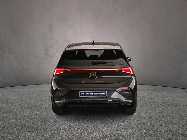 Cupra Born Adrenaline 62 kWh 204pk Automaat Adaptive cruise control, Achteruitrijcamera, Navigatie, Stuurwiel verwarmd, LED koplampen, Stoelverwarming, Parkeersensoren