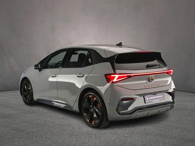 Cupra Born Adrenaline 62 kWh 204pk Automaat Adaptive cruise control, Navigatie, Stuurwiel verwarmd, Achteruitrijcamera, Parkeersensoren, Stoelverwarming, App connect